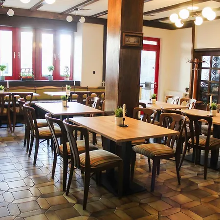 Hike By Simonis Κόμπλεντς