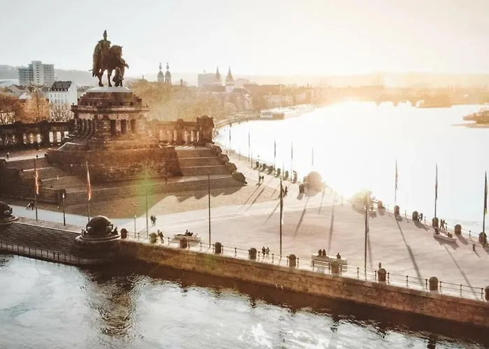 Hotel Hike By Simonis